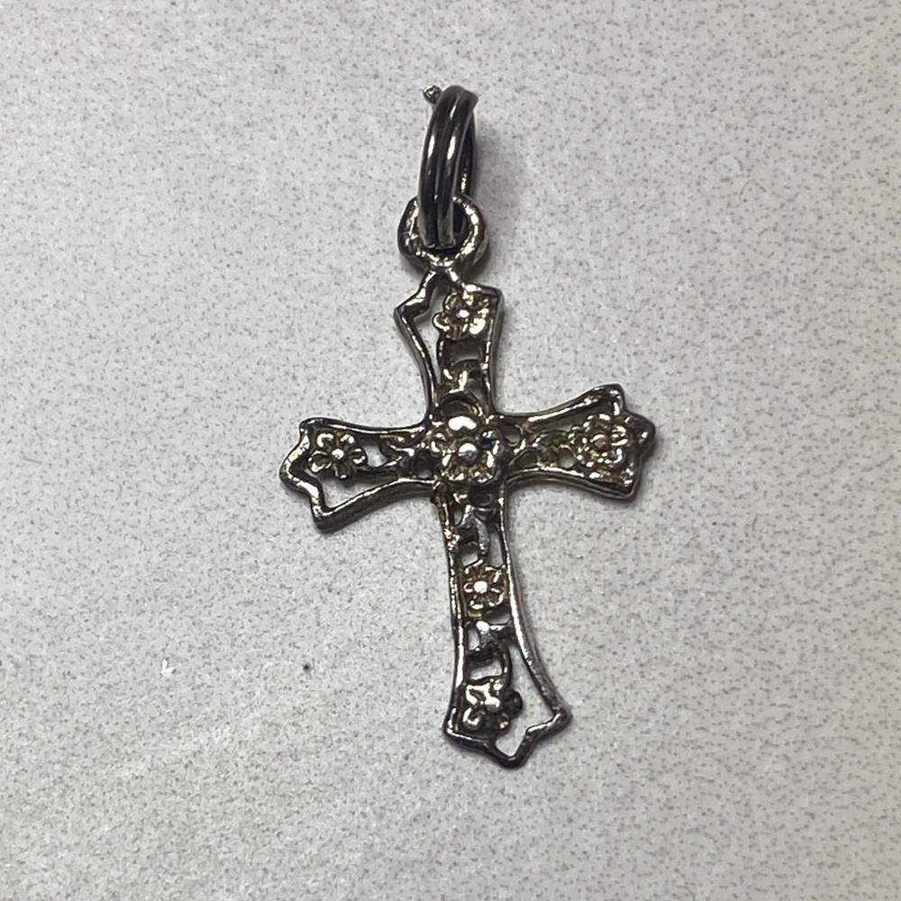 Sterling silver filigree cross with flowers‎ 925
